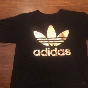 adidas t-shirt, size medium, short sleeve
